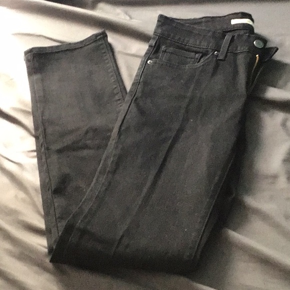 Levi’s Black Jeans - Picture 7 of 8